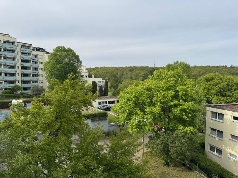 "Offene Besichtigung - renovierungsbedürftige 4,5-Zi.-OG-ETW in Stuttgart-Hoffeld"